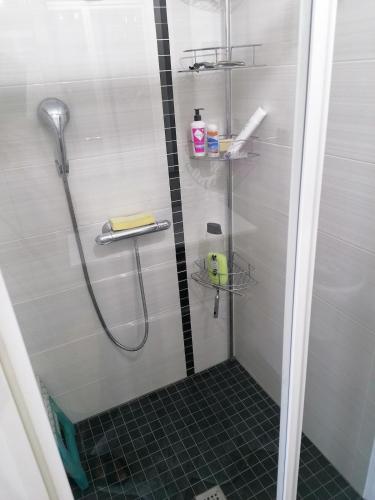 Large studio rental with pool