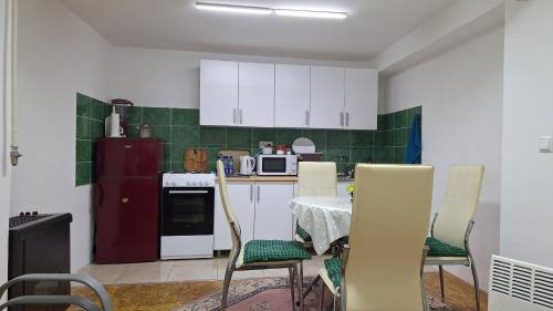 Apartman Sara 주방 또는 간이 주방