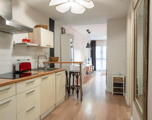 Bright loft city centre by United Renters