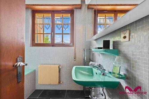 Chalet cosy Le Bouquetin jacuzzi et sauna idéal familles & couples vue imprenable