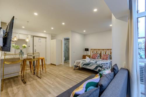 Bright and Fantastic Studio - Apartment Embajadores A