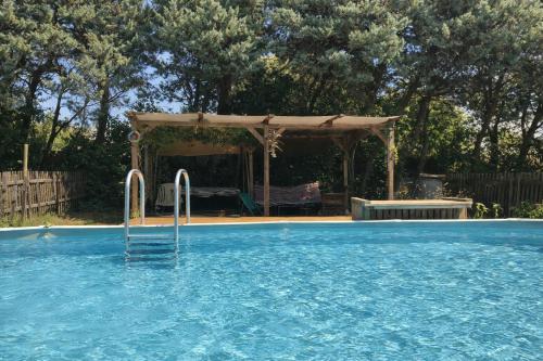 Modern villa - children's secure pool garden