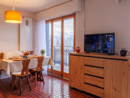 Apartment Jolimont J4 by Interhome