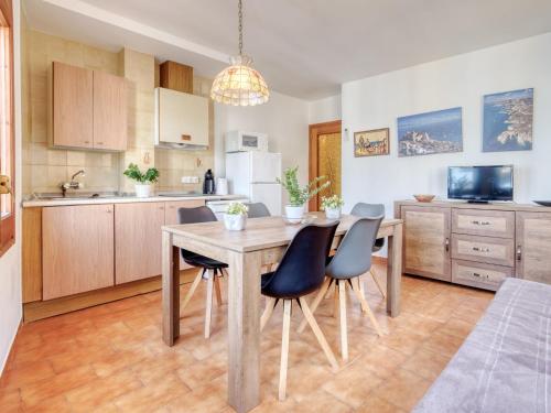 Apartment Centro peatonal Roses-3 by Interhome