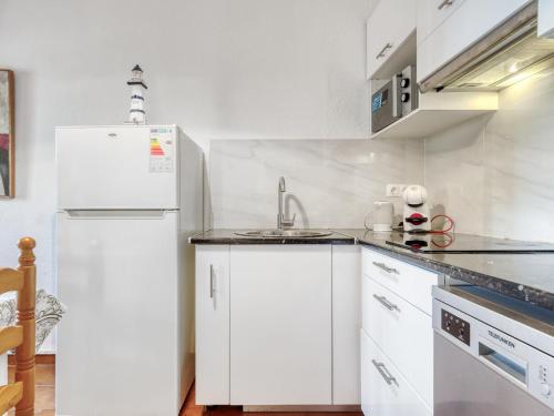 Apartment Centro peatonal Roses-1 by Interhome