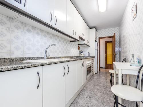 Apartment Tomas de Victoria by Interhome