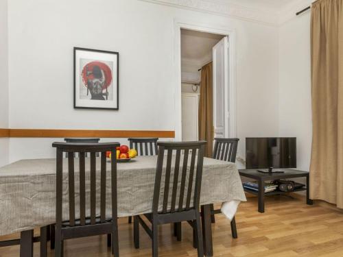 Apartment Rocafort - Plaza España by Interhome