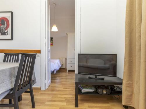Apartment Rocafort - Plaza España by Interhome