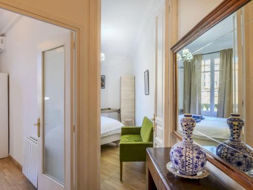 Apartment Rocafort - Plaza España by Interhome