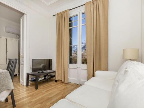 Apartment Rocafort - Plaza España by Interhome