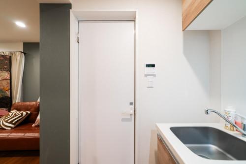 A1 Shibuya , 1 room, 7 mins to ST Max 2P 渋谷全新装修 交通中心 车站7分钟 最大2人 直达新宿 涉谷 表参道 品川 池袋 上野 代代木 银座 原宿