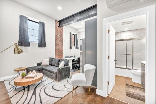 Gallery image of The Pearl Hideaway Cozy West Side Gem Near DT in Cleveland