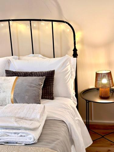 Cosy House With Garden Glyfada