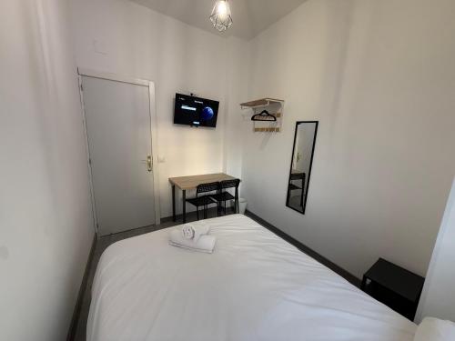 Aliaga Rooms - Estadio Metropolitano