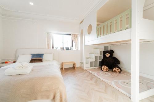 C1 Shibuya, 2 bedrooms and 1 living room 2 bathrooms 2 toilets, 7 mins to ST Max 6P 渋谷全新装修 两室一厅 交通中心 车站7分钟 最大6人 直达新宿 涉谷 表参道 品川 池袋 上野 代代木 银座 原宿