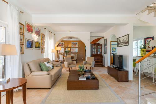 Monte Da Poupa - 7 bedroom villa - Sleeps 14