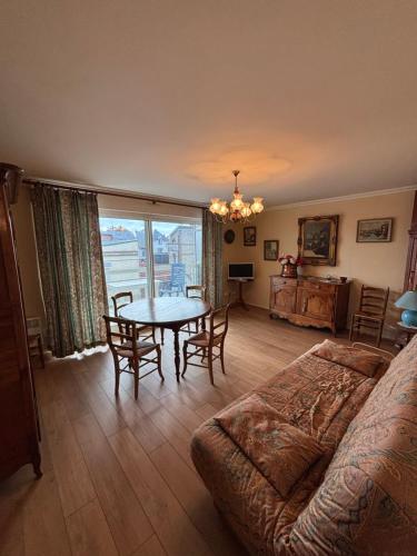Appartement plein centre à 300m de la plage