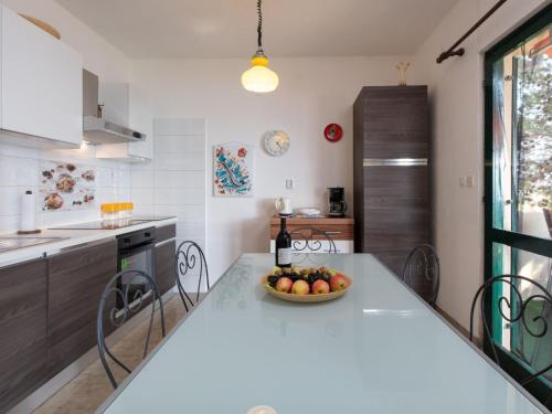 Holiday Home Barbara mit Blick auf das Wasser by Interhome