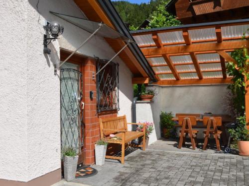 Apartment mit beheiztem Pool in Flattach by Interhome