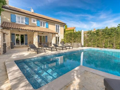 Holiday Home Eine luxuriöse Villa Maslina mit Pool und Grill by Interhome