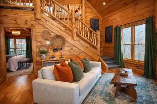 Little Pine Lodge a Smokies Hideaway - 1 mi to GSMNP - King Suite & Loft, Fireplace, Hot Tub & BEARS! photo 33