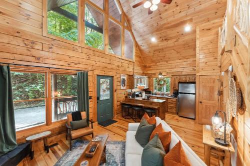 Little Pine Lodge a Smokies Hideaway - 1 mi to GSMNP - King Suite & Loft, Fireplace, Hot Tub & BEARS! photo 32
