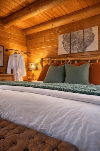 Little Pine Lodge a Smokies Hideaway - 1 mi to GSMNP - King Suite & Loft, Fireplace, Hot Tub & BEARS! photo 40