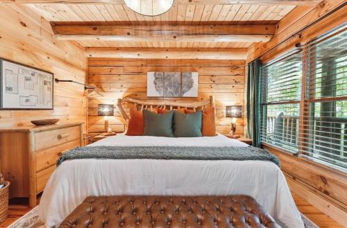 Little Pine Lodge a Smokies Hideaway - 1 mi to GSMNP - King Suite & Loft, Fireplace, Hot Tub & BEARS! photo 31