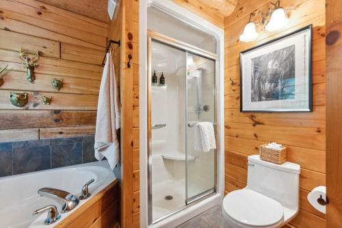 Little Pine Lodge a Smokies Hideaway - 1 mi to GSMNP - King Suite & Loft, Fireplace, Hot Tub & BEARS! photo 27