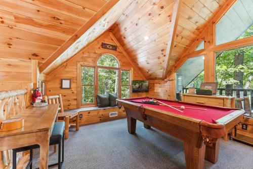 Little Pine Lodge a Smokies Hideaway - 1 mi to GSMNP - King Suite & Loft, Fireplace, Hot Tub & BEARS! photo 21