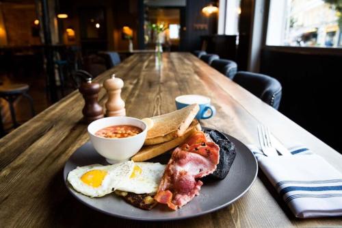 Jídlo v hotelu nebo okolí