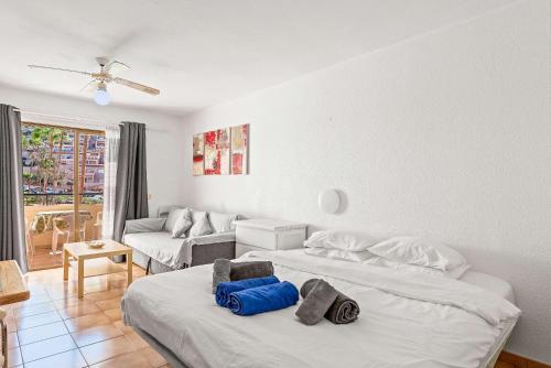 Castle Harbour 402