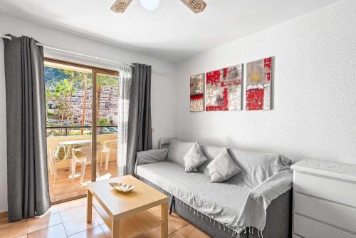 Castle Harbour 402