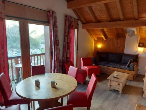 Appartement 3 pièces, 6 pers., balcon exposé Sud, parking - FR-1-263-257