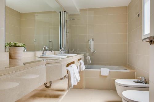 Koupelna v ubytování Hotel Eden Soller