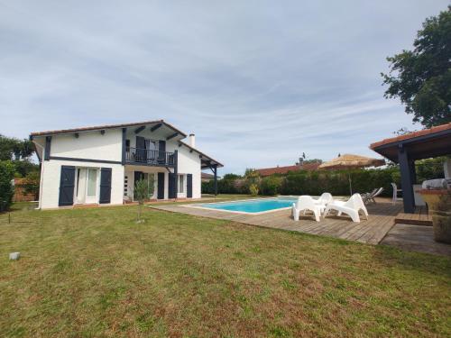 Villa Landaise et sa grande piscine