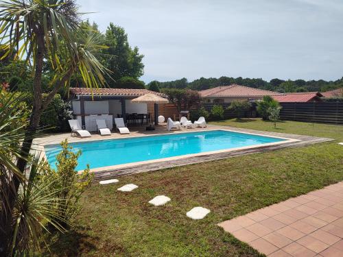 Villa Landaise et sa grande piscine