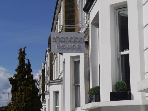 The building where the guesthouse is located 