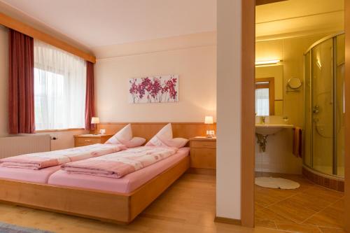 Koupelna v ubytování Hotel Garni Elisabeth