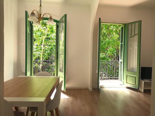 ApartEasy mid-term ONLY for VACATIONS stays, BORRELL