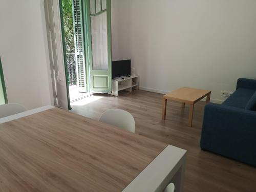 ApartEasy mid-term ONLY for VACATIONS stays, BORRELL