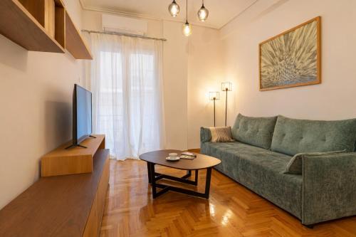 Stylish Kypseli Apartment Sleeps 4 300 Mbps WiFi