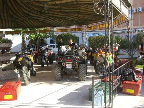 Επισκέπτες που μένουν στο Motel Paris Dakar