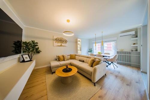 Zagreb 193 - 1 Bedroom - Loggia - New - Apartment - Flexible Keybox Entry - Modern - Monthly Rent - WiFi
