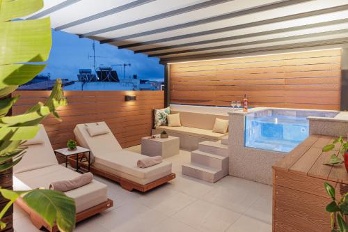 Elysium Heated Jacuzzi with Acropolis View