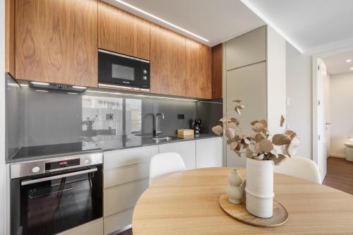 196 Andrade Corvo Collection by Minhos Guest