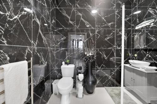 Luxury Apartment in Cardiff Bay, Prime Location! photo 26