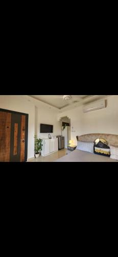 Kitchen o kitchenette sa Qqq2