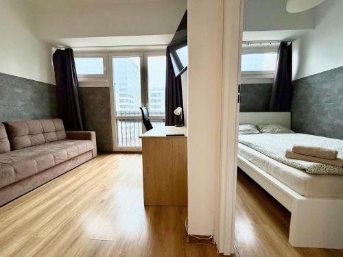 Flat next to Rondo ONZ
