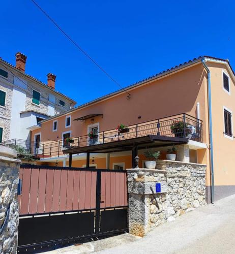 Casa Šimeti Charming Mediterranean Home near Poreč with Private Garden & Free Parking